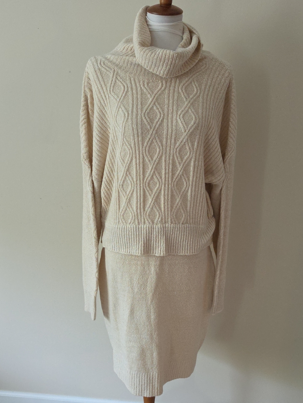 Harlow & Rose Cream Cable-Knit Turtleneck Sweater Dress Tunic